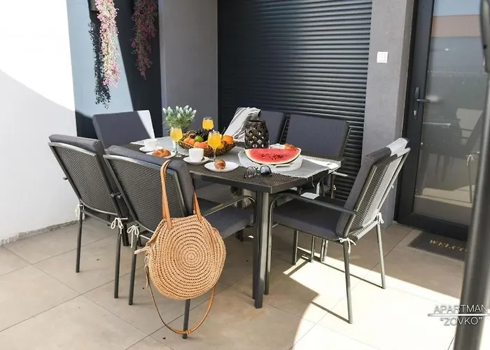 In Okrug Gornji With Terrace, Air Conditioning, Wifi, Washing Machine 5070-1 Apartment