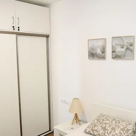 In Okrug Gornji With Terrace, Air Conditioning, Wifi, Washing Machine 5070-1 Apartment *