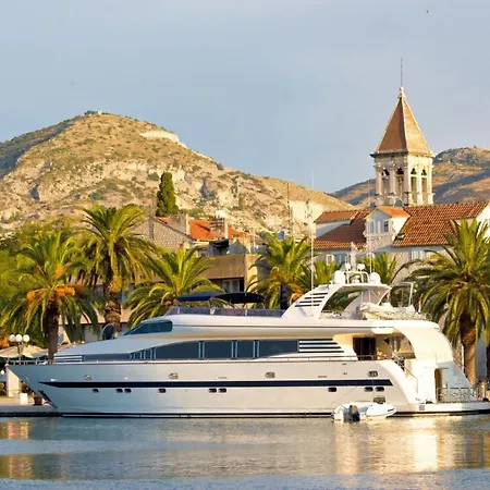 Apartamento In Okrug Gornji With Terrace, Air Conditioning, Wifi, Washing Machine 5070-1 Trogir