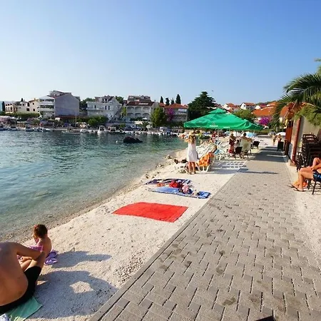 Apartment In Okrug Gornji With Terrace, Air Conditioning, Wifi, Washing Machine 5070-1 Trogir