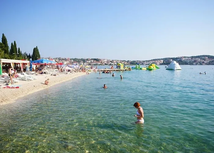 In Okrug Gornji With Terrace, Air Conditioning, Wifi, Washing Machine 5070-1