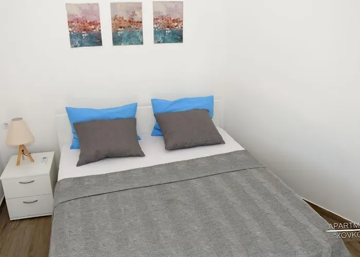 In Okrug Gornji With Terrace, Air Conditioning, Wifi, Washing Machine 5070-1 Appartement *