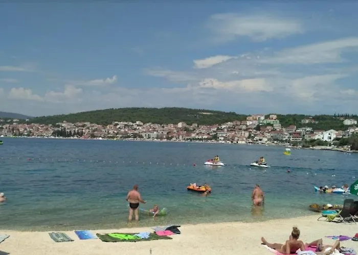 In Okrug Gornji With Terrace, Air Conditioning, Wifi, Washing Machine 5070-1 * Trogir