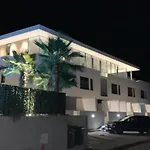 Διαμέρισμα In Okrug Gornji With Terrace, Air Conditioning, Wifi, Washing Machine 5070-1 Τρογκίρ