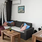 In Okrug Gornji With Terrace, Air Conditioning, Wifi, Washing Machine 5070-1 Διαμέρισμα